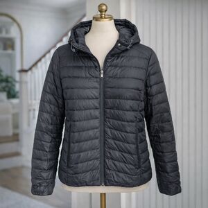 Tumi Black Packable Down And Feather Light Puffer Jacket